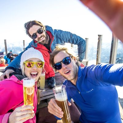 Bier drinken in Fügen tijdens de wintersport